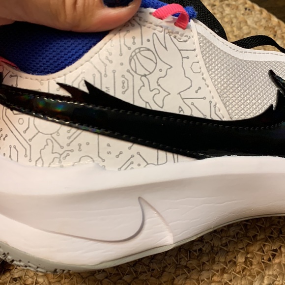 Boys space jam Nikes - Picture 4 of 6